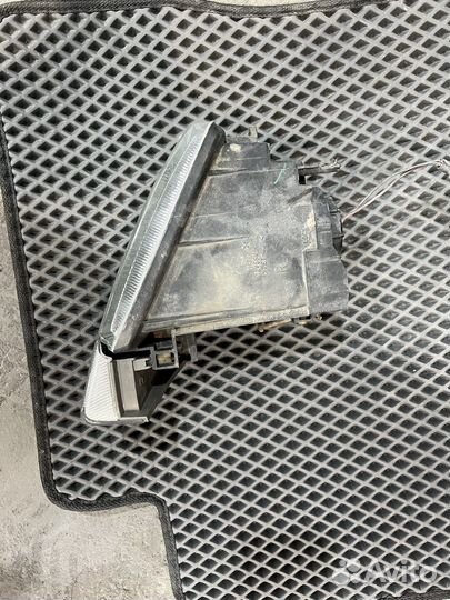 Противотуманная фара nissan cefiro 32