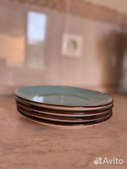 Набор из четырех тарелок,совершенно новый