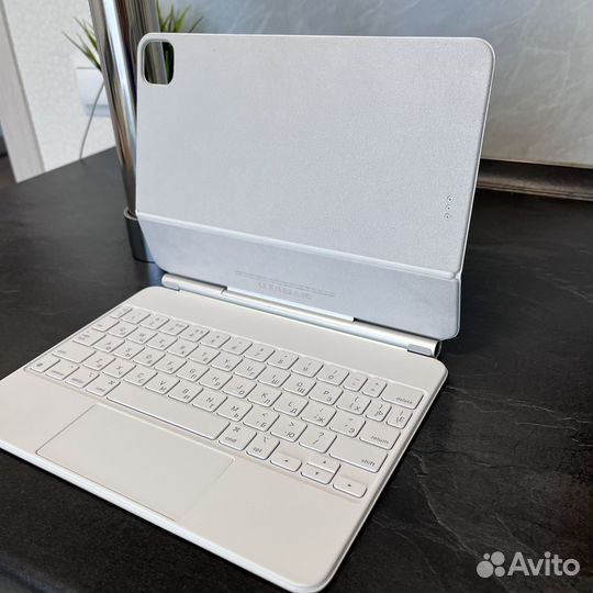 Клавиатура(клавиатура-чехол )на айпад