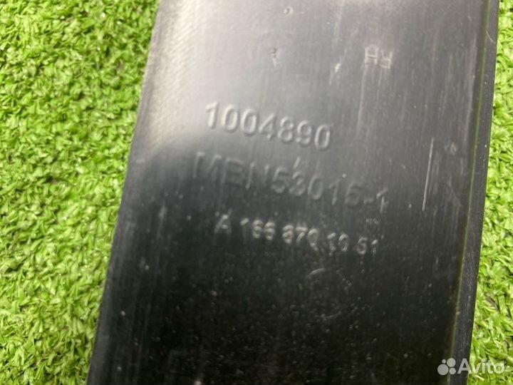 Накладка крышки багажника задняя правая