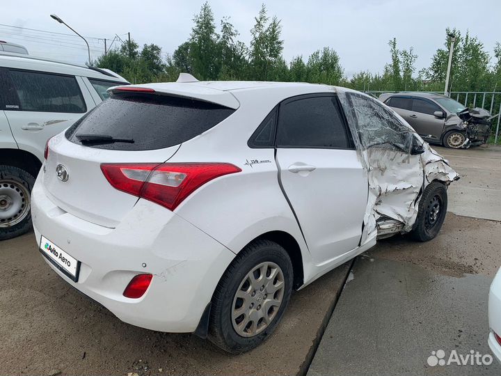 Hyundai i30 1.4 МТ, 2013, битый, 126 235 км