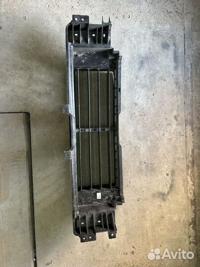 Воздуховод радиатора Genesis GV70