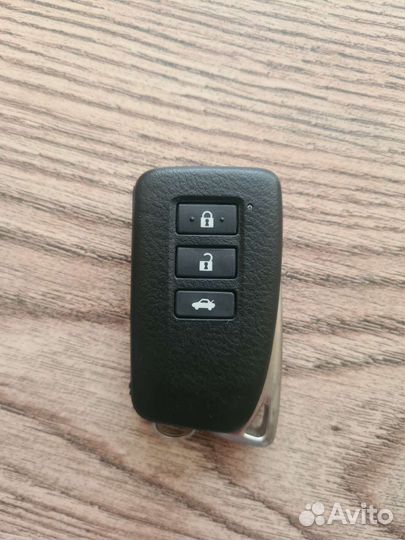 Смарт ключ на Lexus ES250-300-350