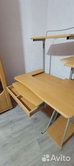 Компьютерный стол