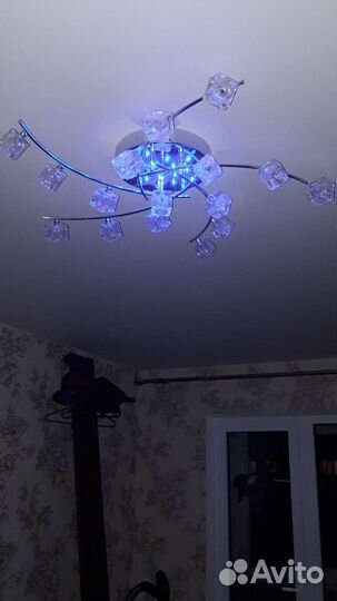 Продаётся люстра