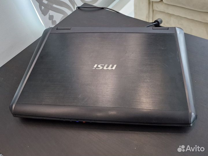 Ноутбук MSI