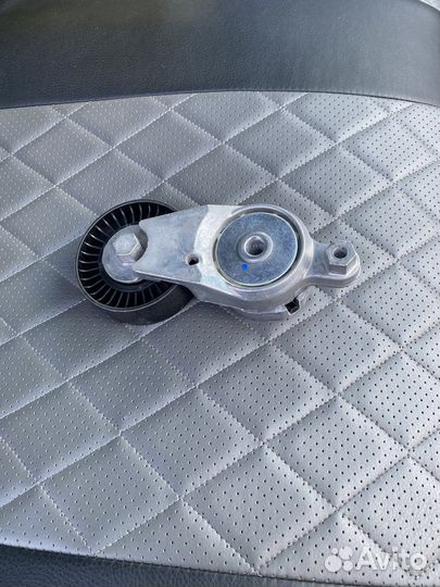 Натяжитель приводного ремня на toyota camry 50,55