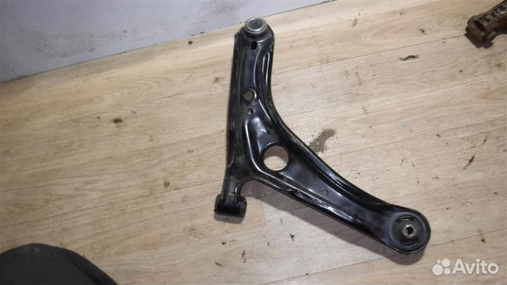 Рычаг передний левый Toyota Yaris (XP90) 2005-2013