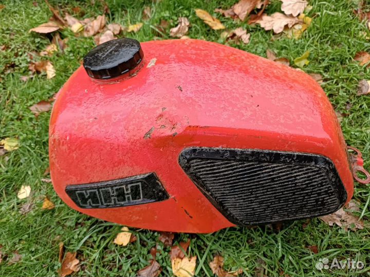 Бензобак на мотоцикл