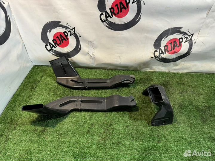 Воздуховод для ног задних пассажиров Toyota Prius