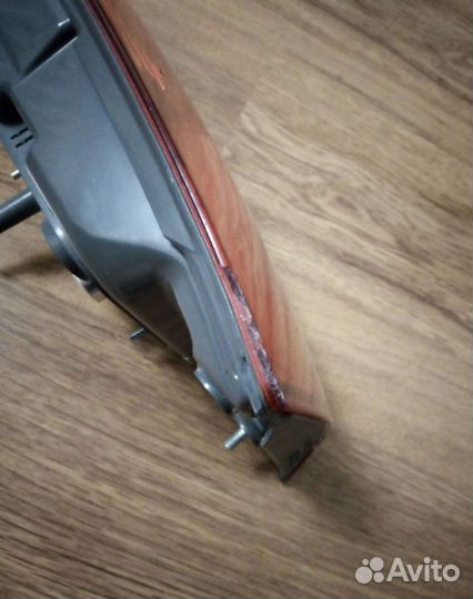 Задний правый фонарь оригинал с багажника