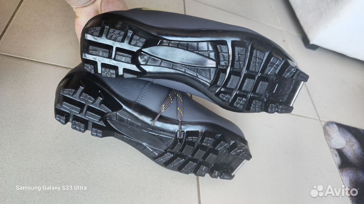 Лыжные ботинки