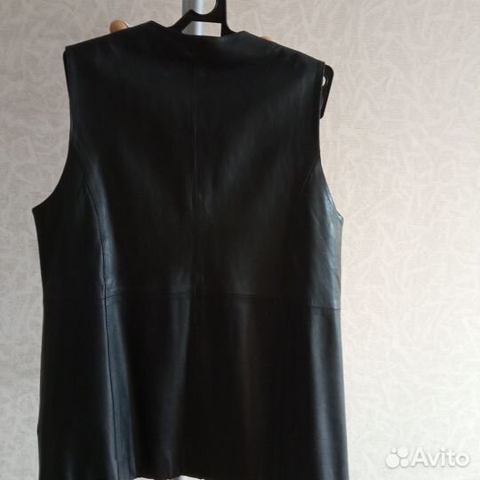 Кожаная жилетка женская