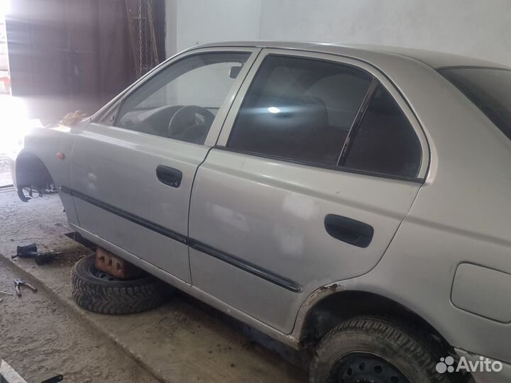 Правые двери accent