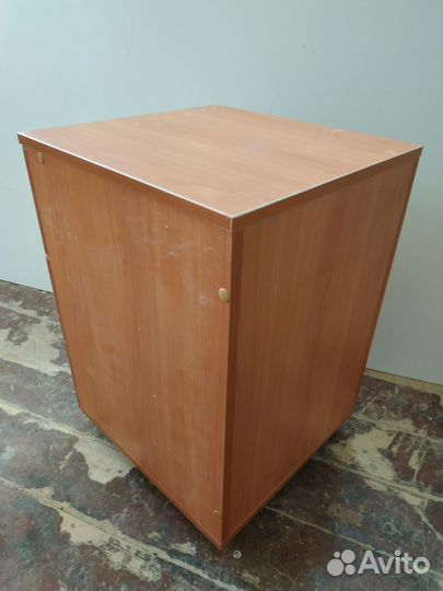 Тумба подкатная (новая)
