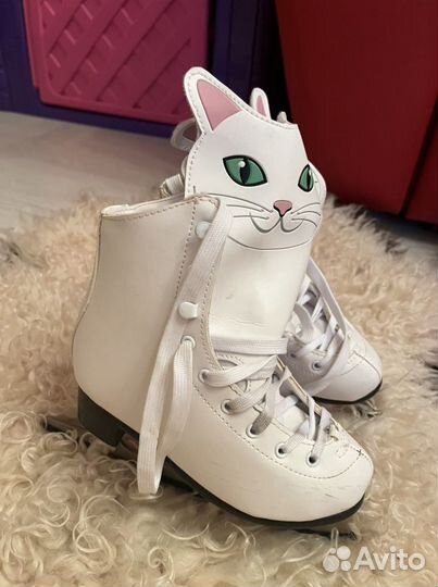 Коньки фигурные 30 размер с мехом