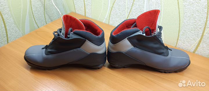 Лыжные ботинки 38р