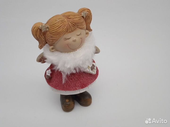 Девочка новогодняя 8см полистоун