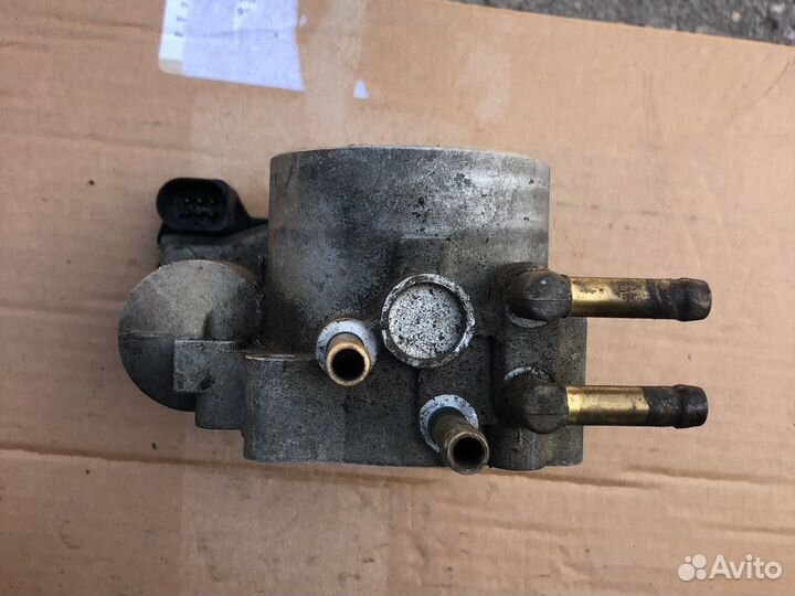 Дроссельная заслонка AUDi A6 c5 Ауди А6 ц5 2.4