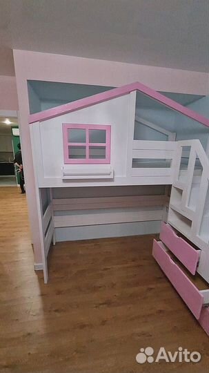 Двухъярусная кровать детская
