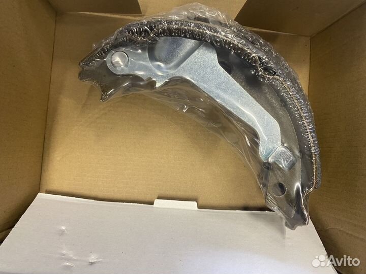 Колодки тормозные барабанные FN-3384 Mazda T2600 T