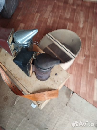 Ульи, прочий инвентарь для пчеловодства