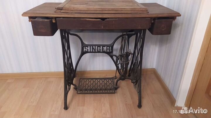 Швейная машинка Зингер ножная