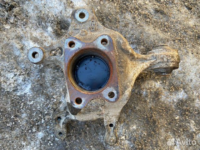 Кулак задний правый Kia Sportage 3 2WD