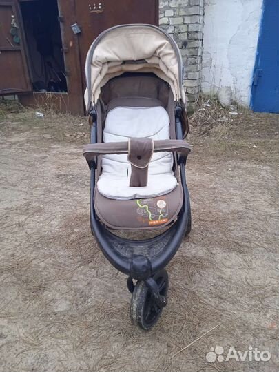 Прогулочная коляска