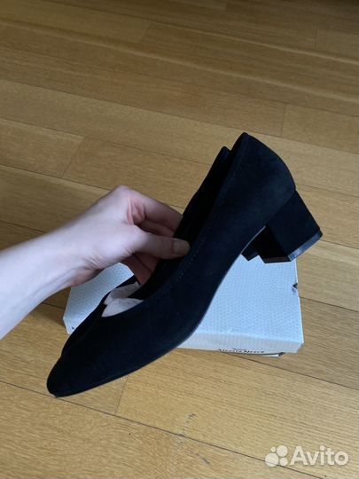 Туфли замшевые на широком каблуке 40р 26,5 см