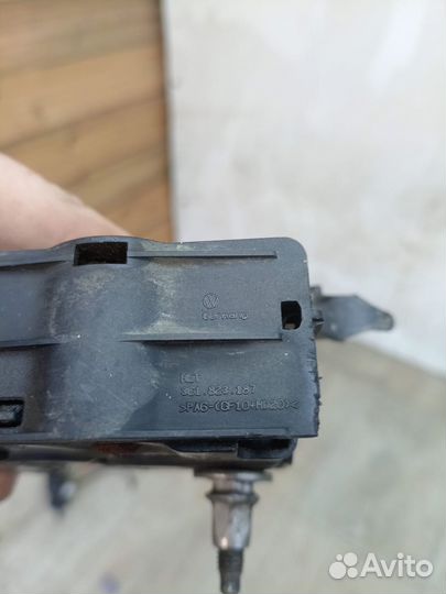 Замок капота Volkswagen Passat B6 B7 CC