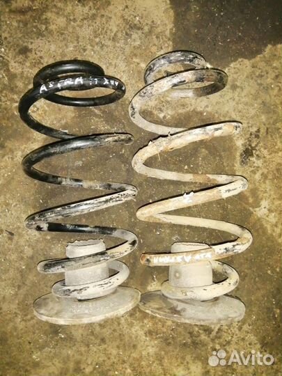 Задняя пружина Опель Астра Н