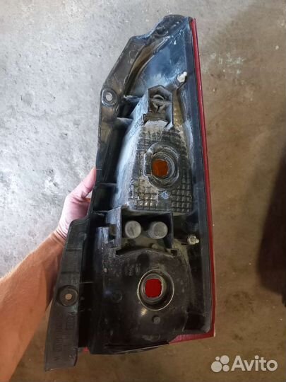 Задний правый фонарь nissan serena c24