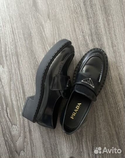 Лоферы Prada 37