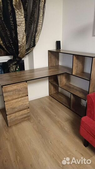 Компьютерный стол и стул