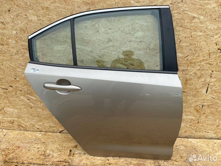 Toyota Corolla E210 задняя правая дверь