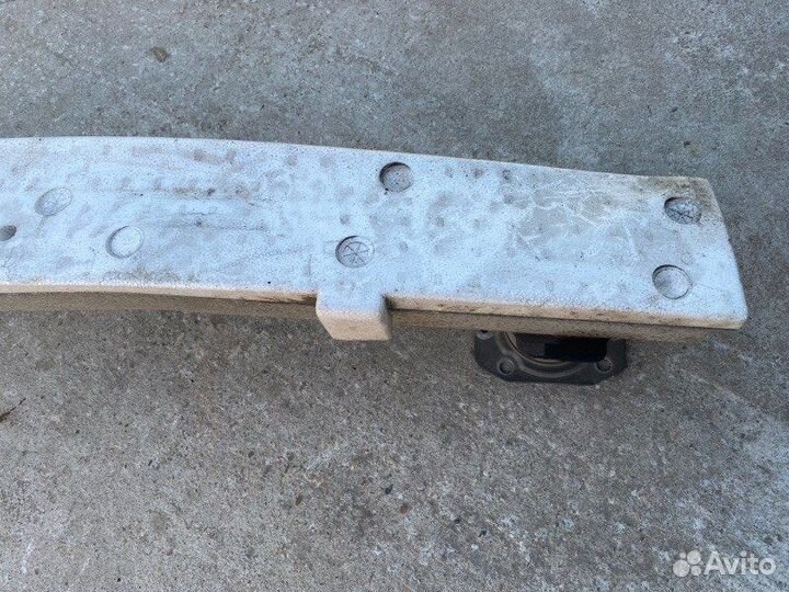 Усилитель бампера задний Nissan Fuga Y51 2010