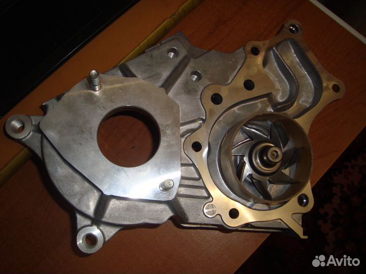 Водяная помпа на Тойоту дизель D4D