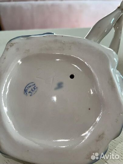 Фарфоровая Статуэтка