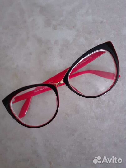 Очки с диоптриями на -1,5 (новые)