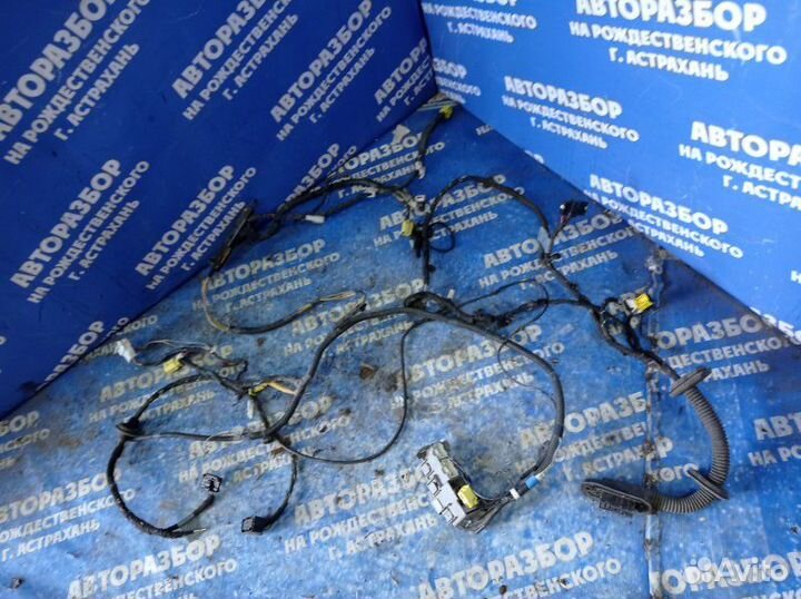 Проводка салона Toyota Avensis седан 1AZ-FSE 2005