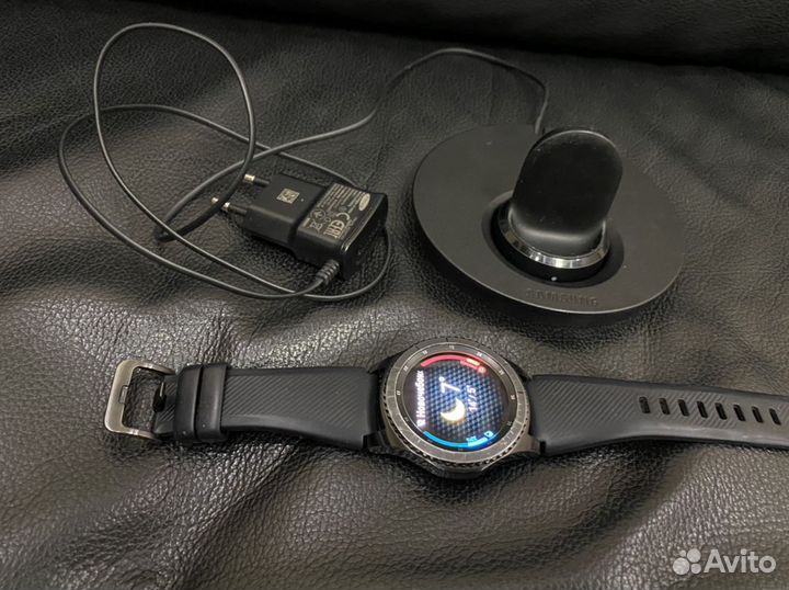 Samsung Gear S3 Frontier в хорошем состоянии