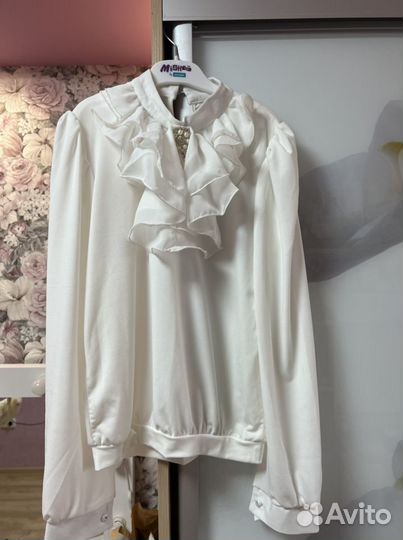 Блузка новая 146