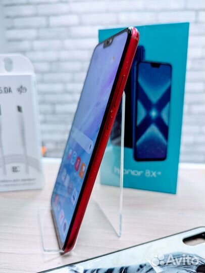 Телефон Honor 8x