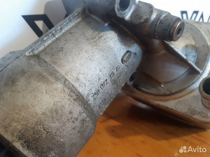 Корпус масляного фильтра Passat B6 3.2FSI