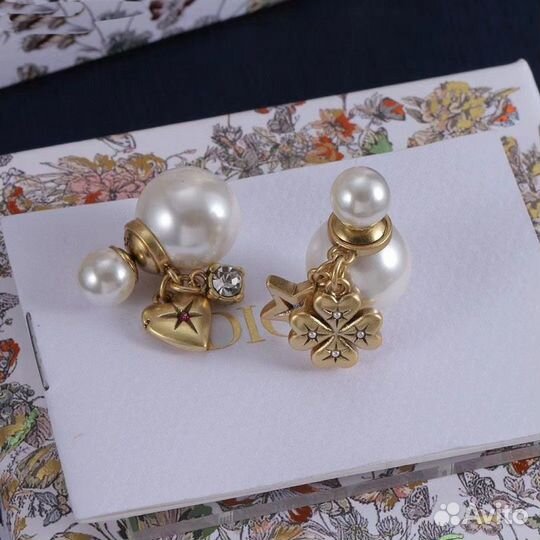 Серьги dior lucky charms диор