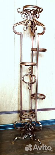 Подставка под цветы кованая