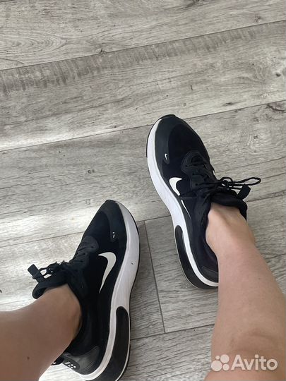 Оригинальные кроссовки Nike Wmns Air Max Dia 40,5