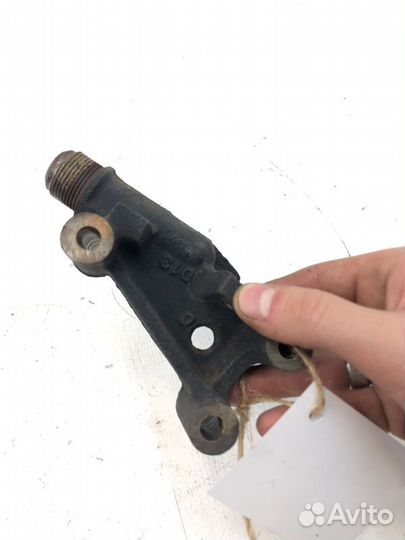 Кронштейн клапана EGR Nissan Bluebird Sylphy QG10