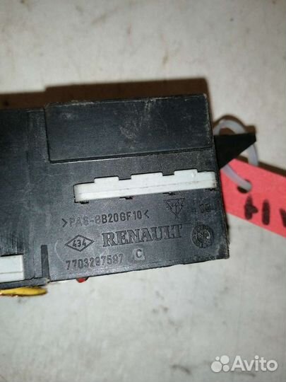 Блок предохранителей Renault Logan